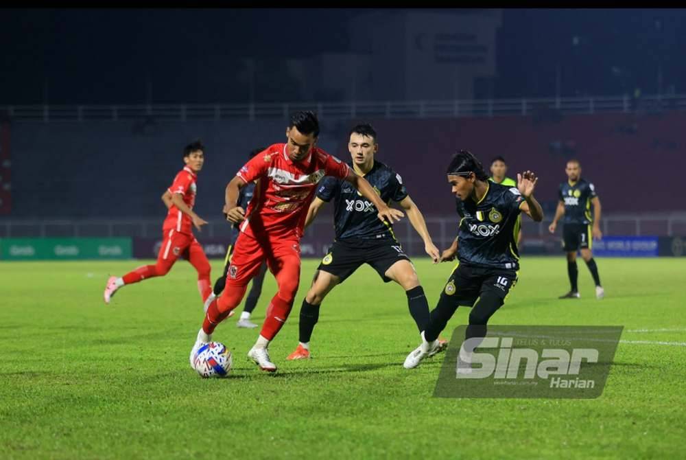 Perlawanan Liga Super antara KDN FC dan Perak FC pada Jumaat.