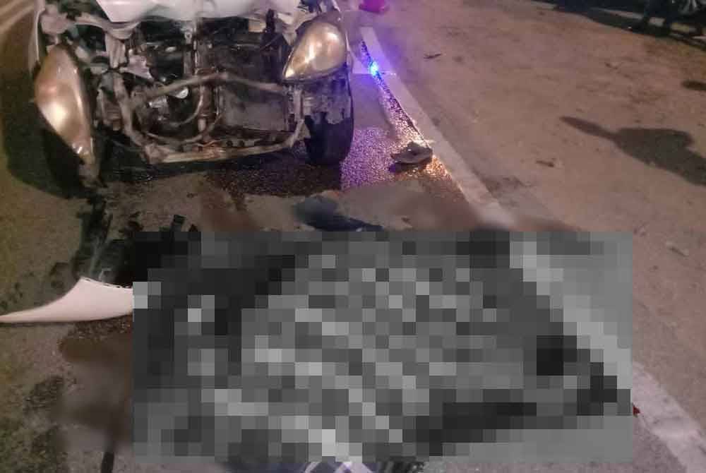 Seorang pembantu jualan maut apabila motosikal yang ditunggangi bertembung dengan sebuah kereta di Jalan Kampung Laut, Kuala Terengganu pada Sabtu. Foto polis