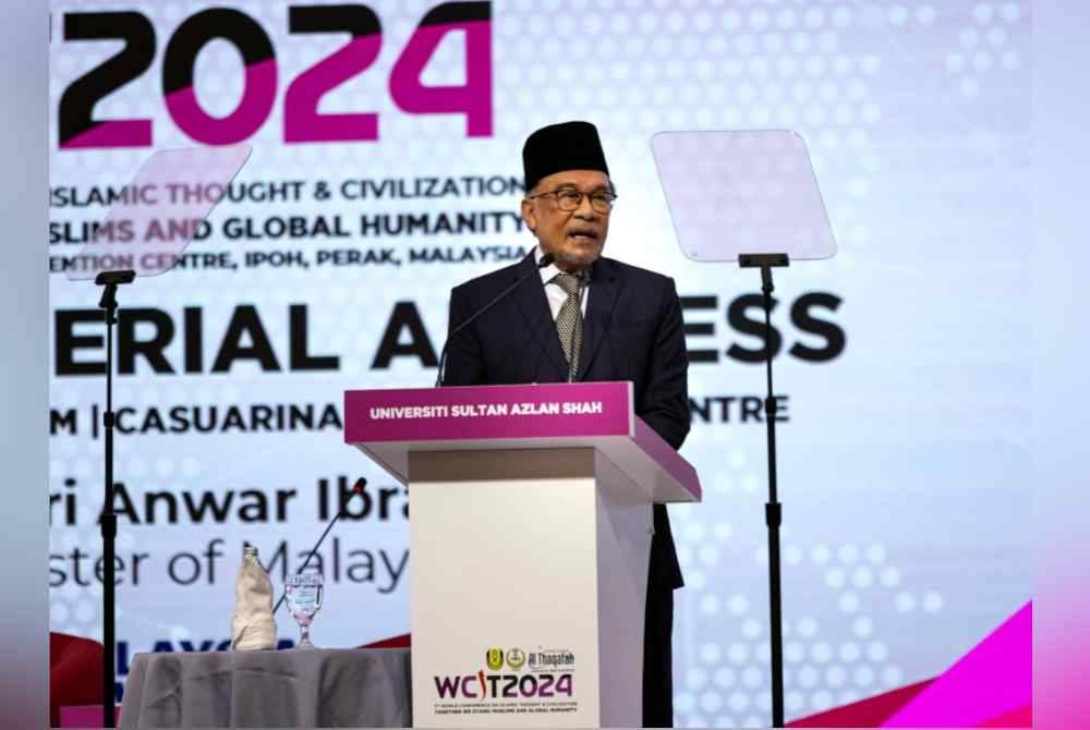 Perdana Menteri Datuk Seri Anwar Ibrahim menyampaikan ucapan pada Program Persidangan Pemikiran dan Tamadun Islam Sedunia (WCIT) 2024 pada Isnin. Foto Bernama