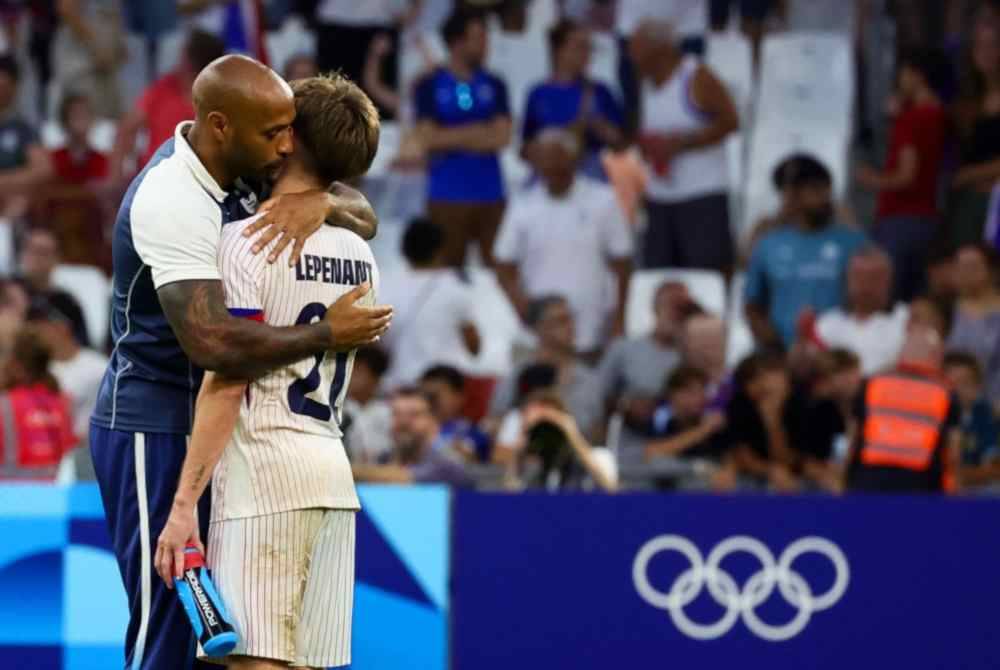 Henry (kiri) mahu pemain B-23 Perancis mengekalkan momentum positif menjelang perlawanan suku akhir menentang Argentina awal pagi Sabtu ini. Foto Agensi