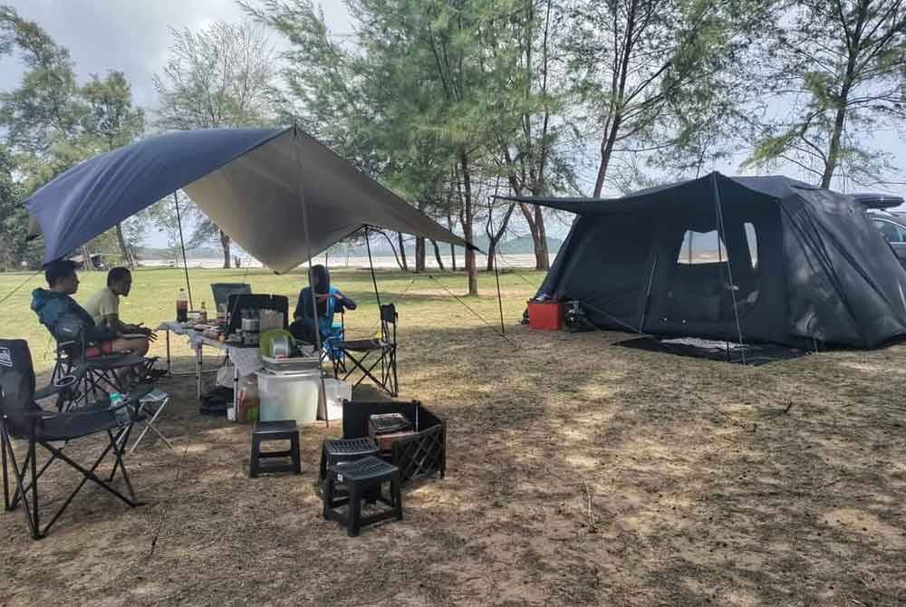 Tapak lot pacak khemah yang agak luas, membuatkan ramai pengunjung selesa berkunjung ke BTN Campsite.