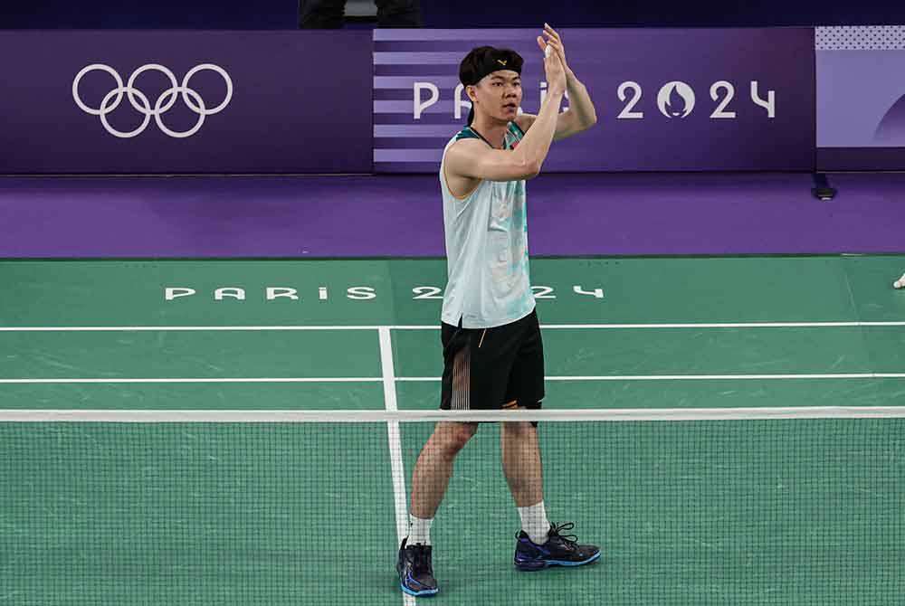 Lee Zii Jia ketika beraksi menentang pemain Denmark, Anders Antonsen dalam acara badminton suku akhir lelaki Sukan Olimpik Paris 2024. Foto Bernama