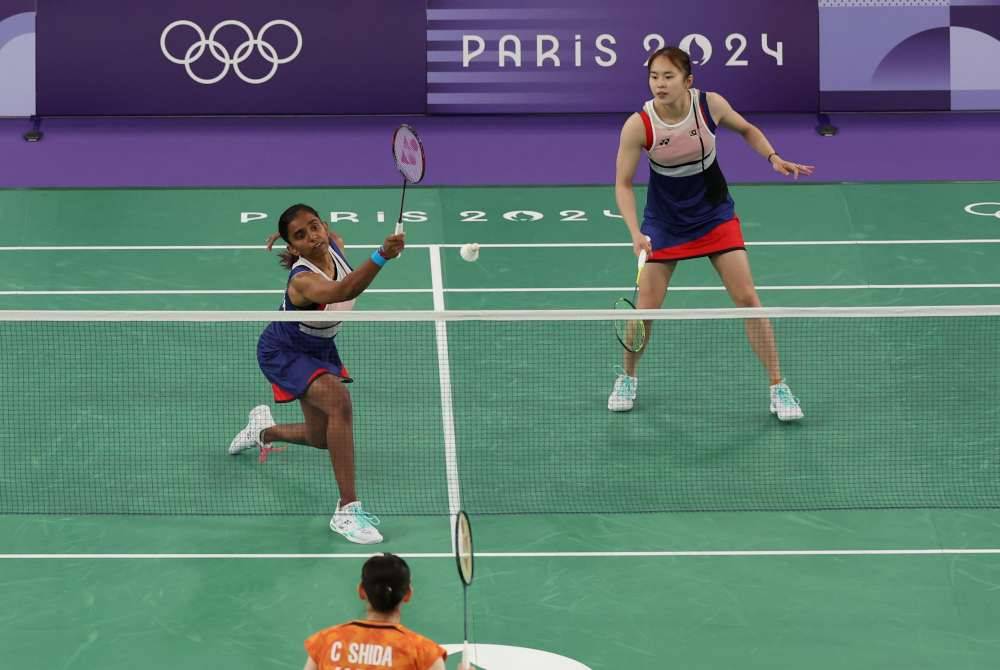 Beregu wanita badminton negara, Pearly Tan dan M Thinaah ketika beraksi menentang beregu wanita Jepun, Nami Matsuyama dan Shiharu Shida bagi perebutan pingat gangsa acara badminton Sukan Olimpik Paris 2024 di Arena Porte De La Chapelle. Foto Bernama