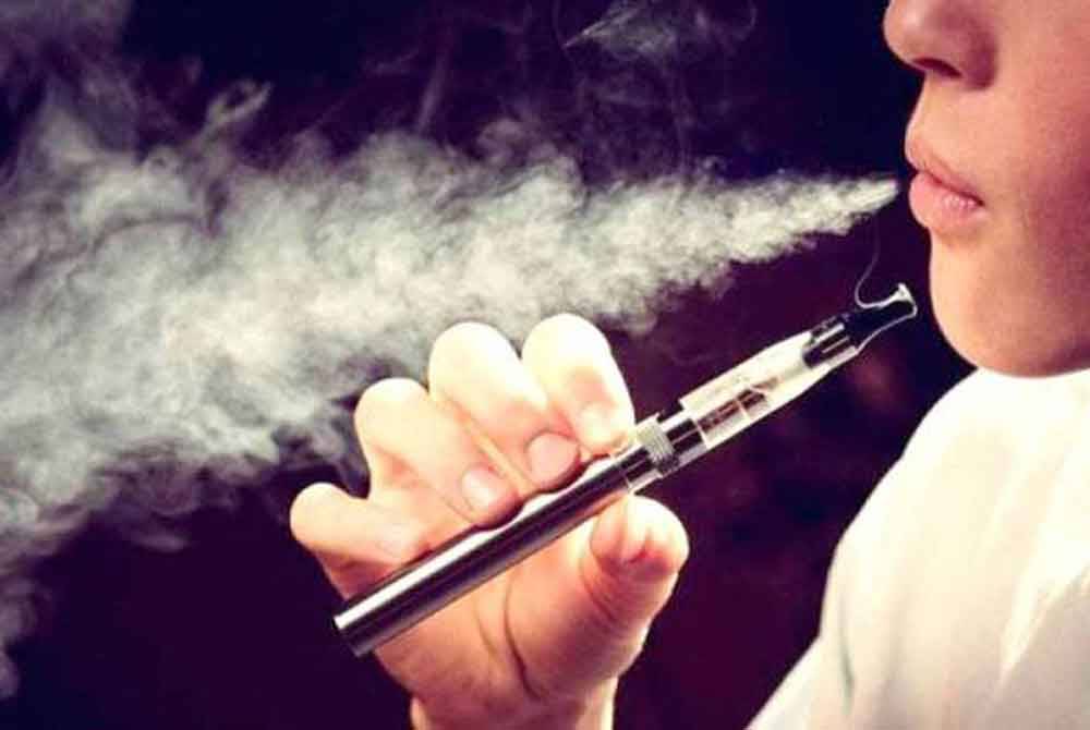 Terdapat kajian yang jelas menunjukkan cecair vape mampu membunuh sel paru-paru, hati, otak dan lapisan kulit. Gambar hiasan