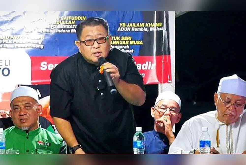 Muhamad Jailani semasa berceramah di Unit Daerah Mengundi (UDM) Meranto di Gua Musang pada Ahad malam.