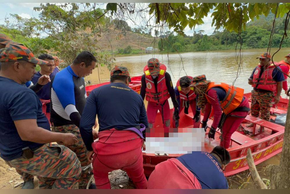 Mayat mangsa dibawa Hospital Sultanah Bahiyah, Alor Setar untuk bedah siasat dan pengecaman oleh waris. Foto JBPM