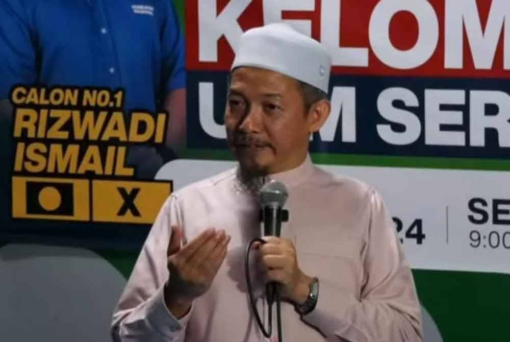 Nik Abduh ketika berucap di Ceramah Kelompok UDM Serian di Gua Musang pada malam Selasa.