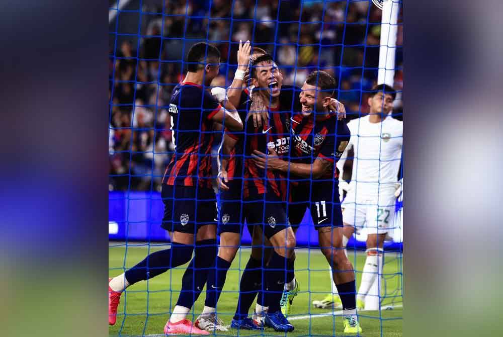 Pemain JDT meraikan jaringan ketika berdepan KDA FC, malam tadi. - foto fb Johor Southern Tigers