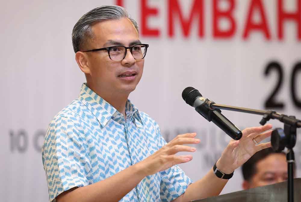 Fahmi berucap di hadapan perwakilan yang hadir pada Konvensyen Perpaduan Lembah Pantai di Bangsar South Kuala Lumpur, pada Sabtu. Foto Bernama