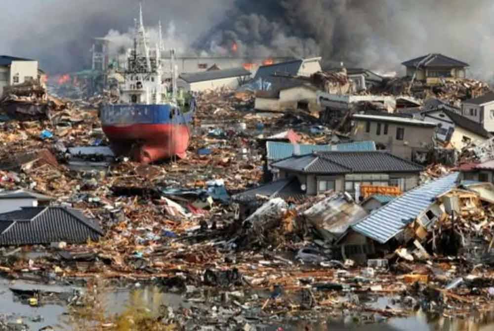 Salah satu bencana alam terbesar di dunia adalah gempa bumi Tohoku dan tsunami di Jepun pada 2011.