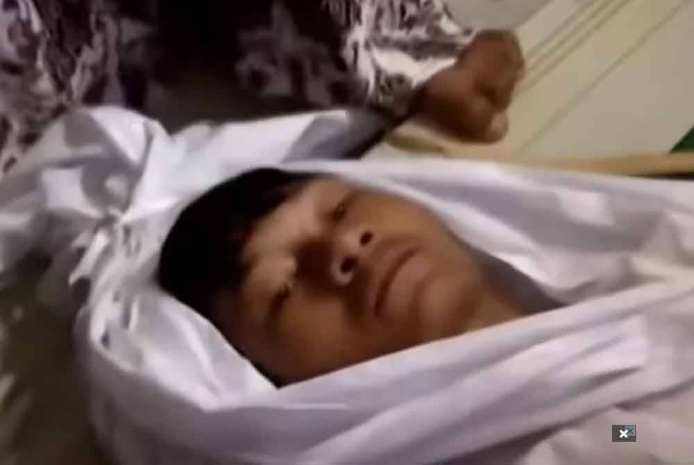 Saka Tatal, 23, ketika melakukan perbuatan itu.