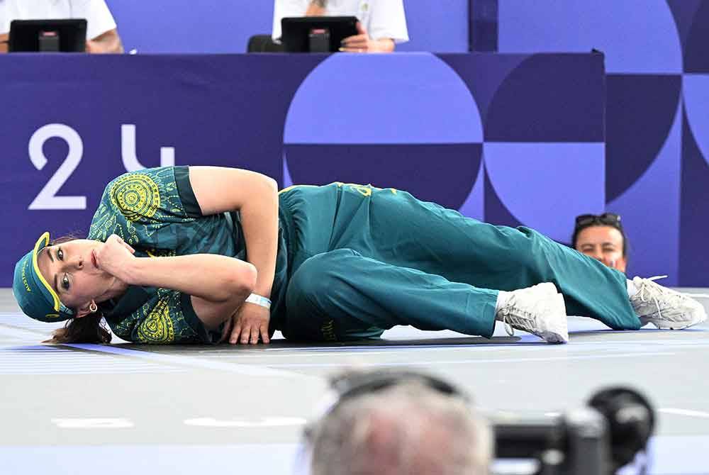 Aksi Raygun dalam acara breakdance di Olimpik Paris 2024. - Foto: EPA