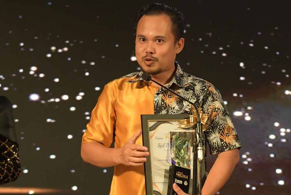 Saifullah menang anugerah Laporan Berita Terbaik menerusi berita &#039;Ipoh Model Ekonomi Donat&#039; pada malam Anugerah Media Bandaraya Ipoh 2024 yang berlangsung pada Sabtu.