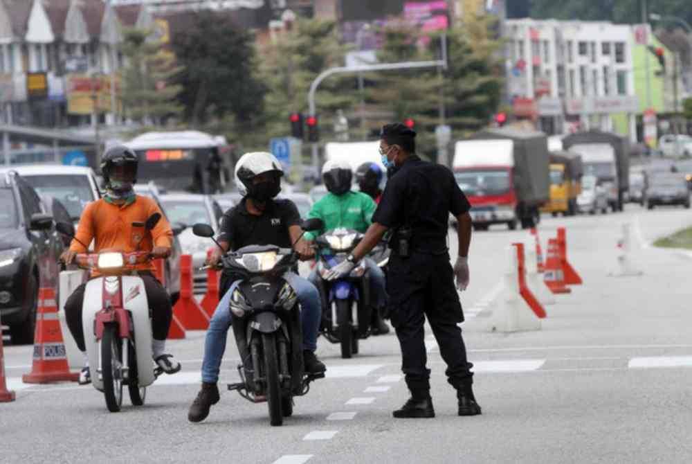 Kerajaan digesa menggubal undang-undang melarang golongan yang tiada lesen memandu membeli motosikal. Gambar hiasan