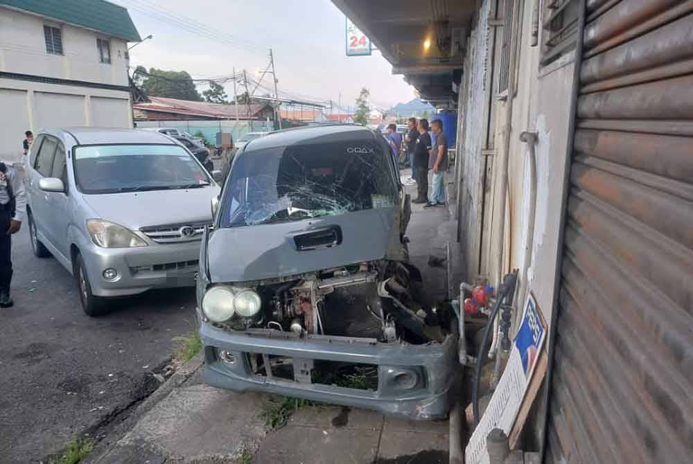 Kereta dipandu suspek di bawah pengaruh dadah punca kemalangan melibatkan enam kenderaan lain.