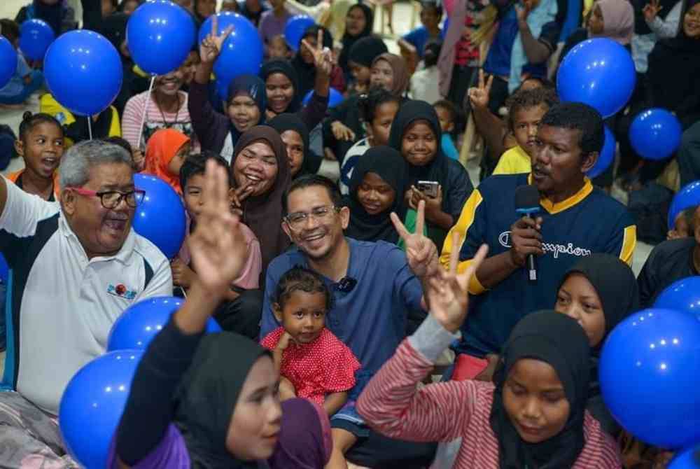 Masyarakat Orang Asli dilihat menjadi kekuatan kepada BN pada PRK Dun Nenggiri selain latar belakang &#039;bersih&#039; yang dimiliki calonnya, Awie.