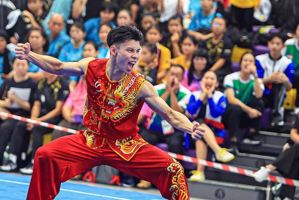 Bryan ketika beraksi dalam acara Nanquan Kategori Lelaki Sukma 2024 di Dewan Wushu SSC, Petra Jaya.