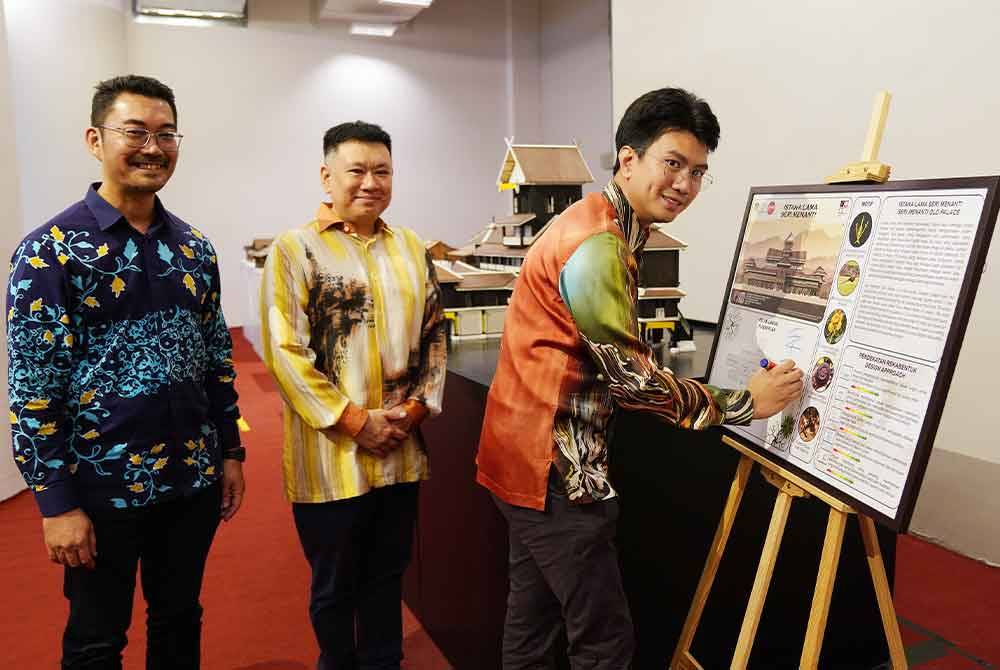 Putera kepada Yang di-Pertuan Besar Negeri Sembilan,Tunku Zain al-Abidin Tuanku Muhriz berkenan merasmikan dan melawat Pameran Silang Budaya Harmoni Malaysia 2024 yang diadakan di Exchange 106 @ TRX pada Rabu. FOTO SINAR HARIAN/ ROSLI TALIB