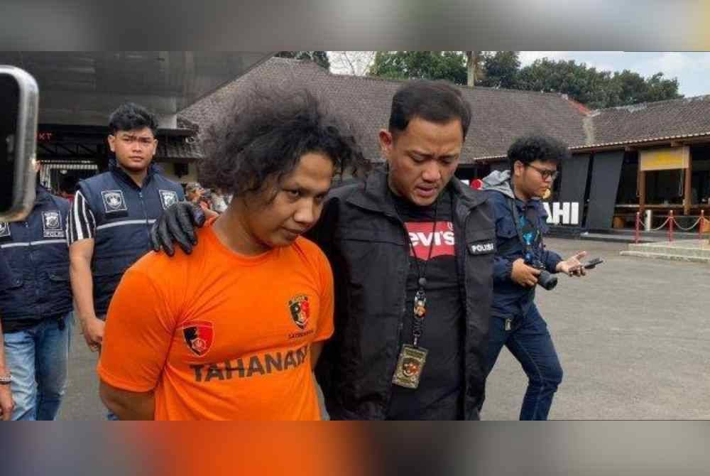 Suspek yang berusia 24 tahun dikenali sebagai Sahir membunuh isterinya Zakilah Indri Winata, 21, dengan cara mencekik mangsa sehingga meninggal dunia.