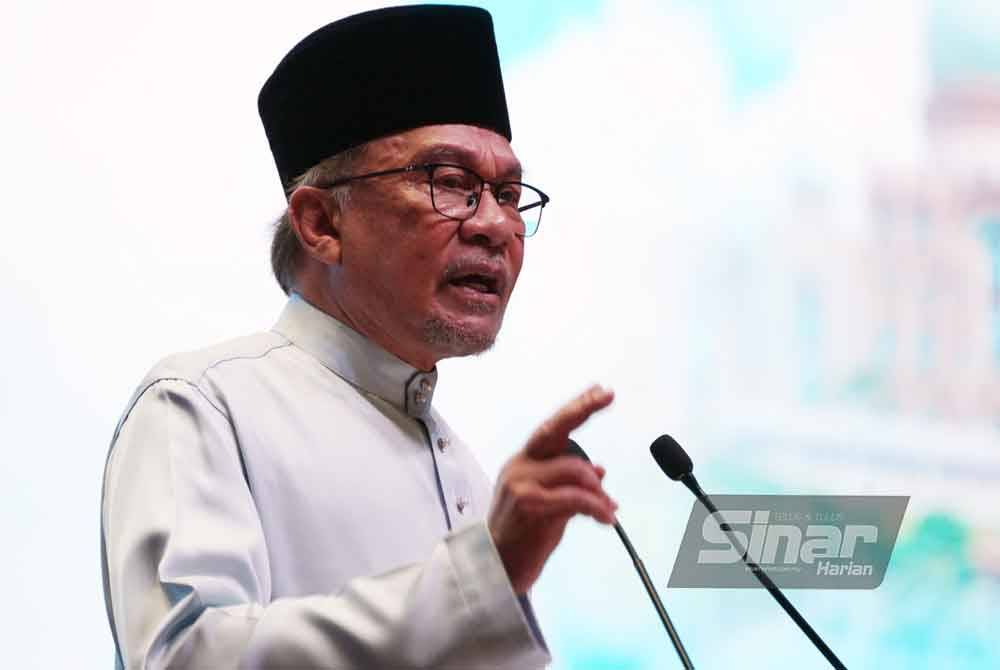 Anwar dalam ucaptama Amanat Perdana Perkhidmatan Awam Ke-19, di Pusat Konvensyen Antarabangsa Putrajaya (PICC) di sini pada Jumaat. Foto Sinar Harian/Rosli Talib