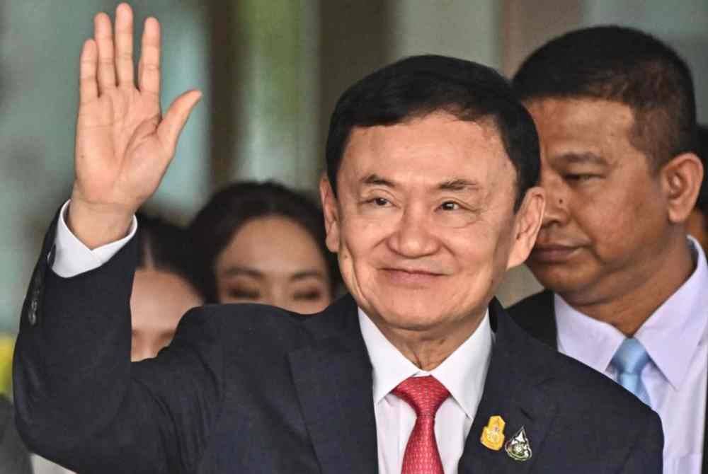 Thaksin mendapat pengampunan diraja dan parolnya akan berakhir Ahad. Foto AFP