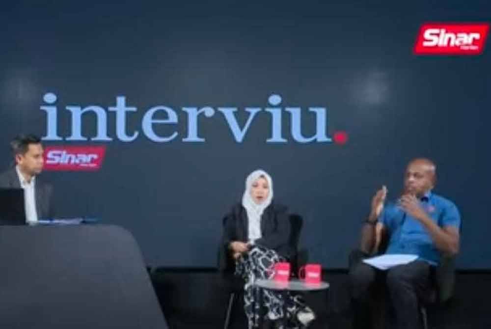 Dari kiri: Haizir, Nur Ayuni dan Sivamurugan dalam program Interviu yang disiarkan secara langsung di platform digital Sinar Harian bertajuk ‘Nenggiri: Antara dacing dan bulan’ pada Sabtu.