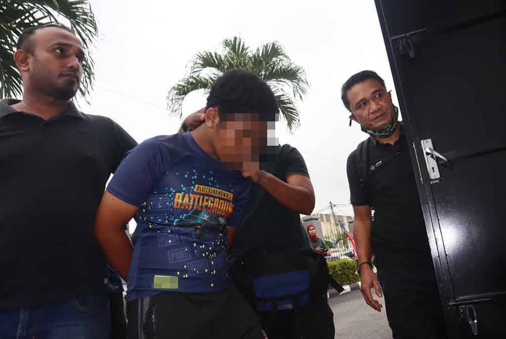 Perintah reman ke atas remaja berusia 17 tahun ini dikeluarkan Majistret Nurul Asyifa Redzuan untuk siasatan kes di bawah Seksyen 302 Kanun Keseksaan kerana membunuh.