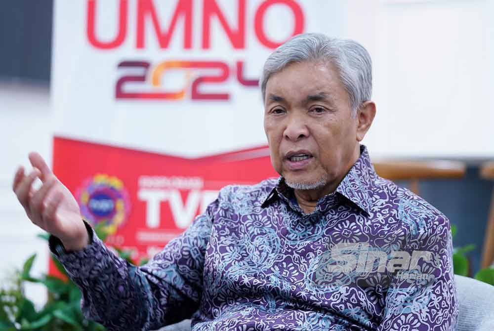 Ahmad Zahid bercakap kepada pemberita dalam temu bual berkaitan PAU di WTCKL pada Sabtu. Foto Sinar Harian MOHD HALIM ABDUL WAHID