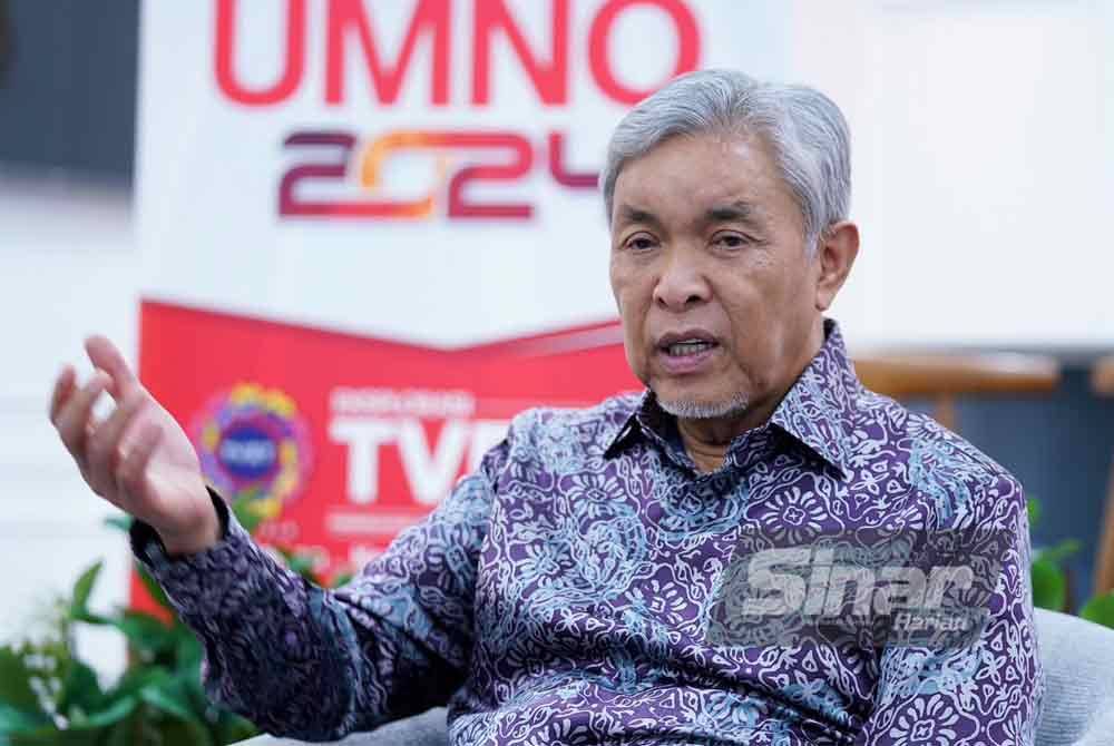 Ahmad Zahid bercakap kepada pemberita dalam temu bual berkaitan PAU di Pusat Dagangan Dunia Kuala Lumpur (WTCKL) pada Sabtu. FOTO: SINAR HARIAN / MOHD HALIM ABDUL WAHID