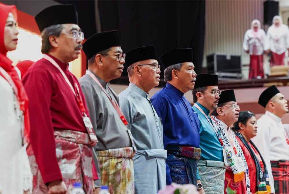 Mohamad menghadiri Perasmian Perhimpunan Agung Wanita, Pergerakan Pemuda dan Puteri UMNO Malaysia 2024 di Dewan Merdeka hari ini. Foto Bernama