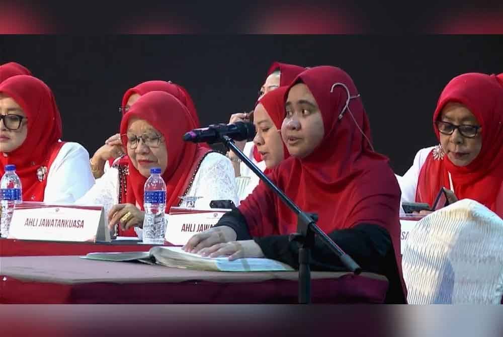 Nor Hidayu mengalunkan bacaan ayat suci al-Quran menerusi surah al-Imran bermula ayat 139 hingga 154 di Perhimpunan Agung Wanita UMNO 2024 pada Khamis.