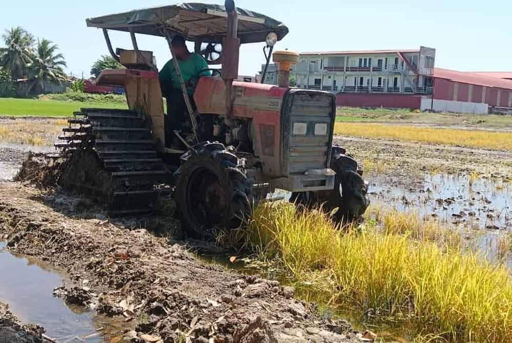 LPP meminta kerajaan mempertimbangkan agar jentera pertanian dimasukkan dalam kategori layak menerima subsidi diesel bagi meringankan beban petani. Gambar hiasan