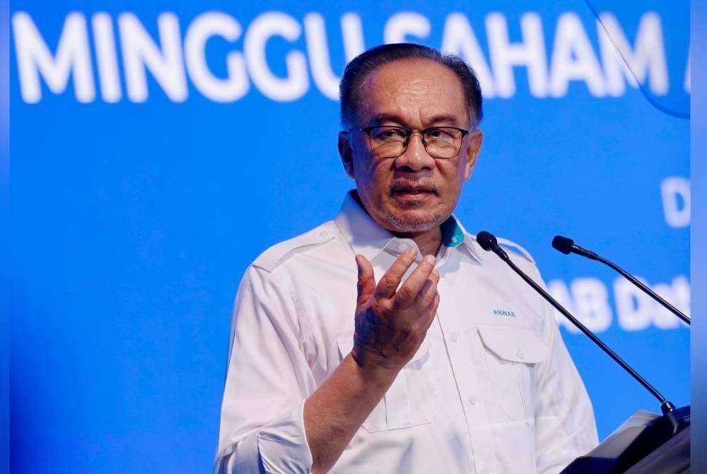 Anwar berucap pada Majlis Perasmian Minggu Saham Amanah Malaysia (MSAM) 2024 di Setia City Convention Centre (SCCC) pada Khamis.