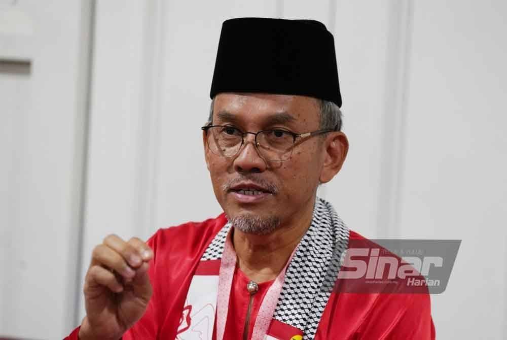 Mohd Jais pada sidang media sempena Perhimpunan Agung UMNO 2024 di WTCKL pada Jumaat. Foto Sinar Harian - ROSLI TALIB