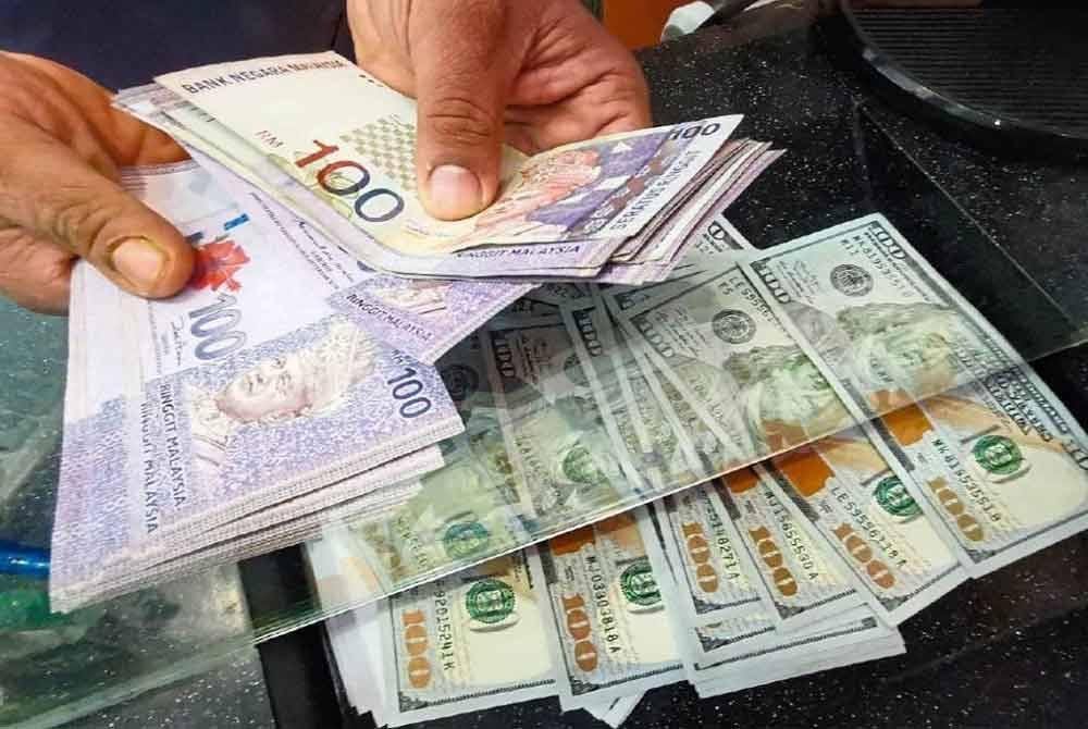 Ringgit dijangka meneruskan momentum pengukuhannya berbanding dolar Amerika Syarikat (AS) minggu depan, didorong oleh isyarat Rizab Persekutuan AS (Fed) mengenai potensi penurunan kadar faedah pada September. Gambar hiasan