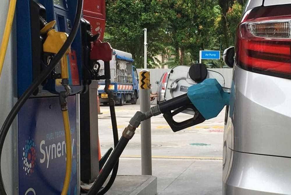 Pengunaan petrol di Singapura semakin menurun akibat penggunaan EV. Agensi