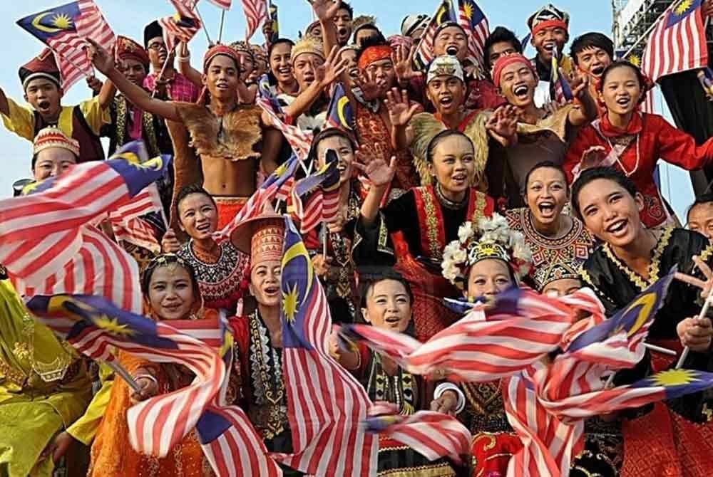 Semangat patriotik merupakan elemen penting yang perlu ada dalam setiap rakyat Malaysia kerana ia adalah asas kepada perpaduan nasional dan kesejahteraan negara. Gambar hiasan