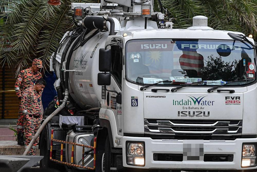 Gas berbahaya yang terkumpul di dalam tangki najis setinggi 15 meter di Loji IWK Pantai Dalam di Kuala Lumpur, menjadi cabaran utama pasukan SAR dalam mencari mangsa tanah jerlus di Jalan Masjid India. Foto Bernama