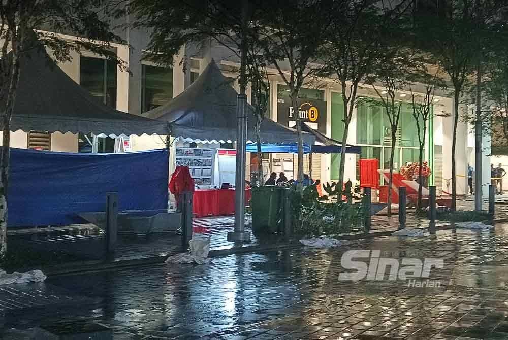 Operasi SAR di Jalan Masjid India, Kuala Lumpur ditangguhkan sementara waktu ekoran hujan lebat pada Selasa.