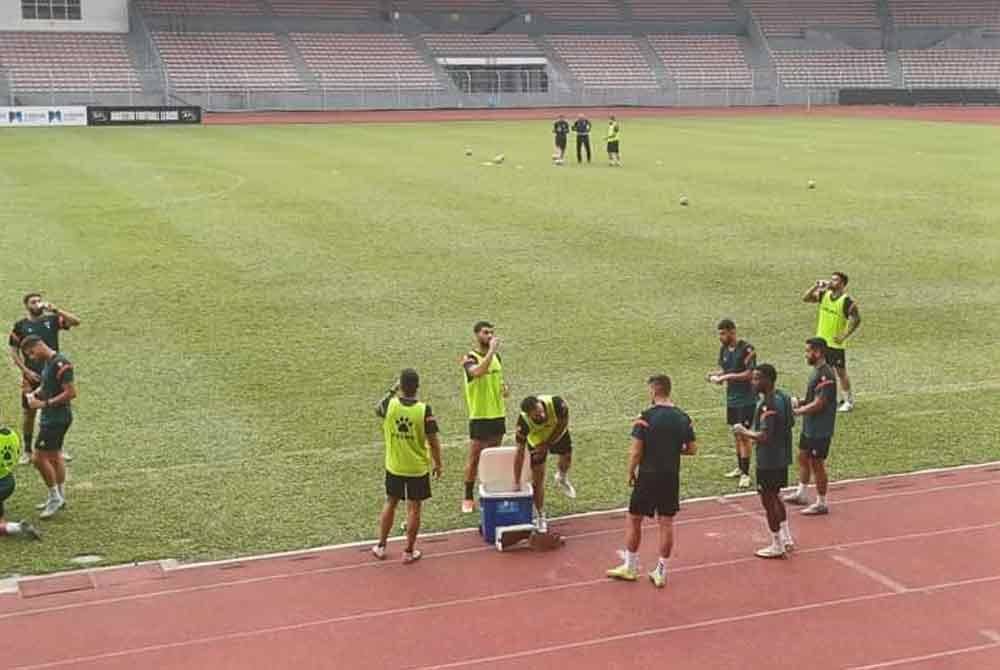 Sesi latihan skuad bimbingan Makram Daboud itu berlangsung di Stadium Bolasepak Kuala Lumpur, Cheras.