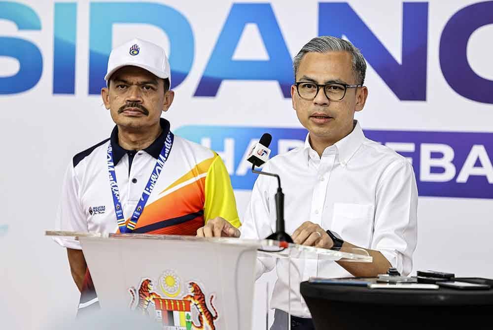 Fahmi (kanan) mengadakan sidang media selepas melakukan tinjauan persiapan menjelang sambutan Hari Kebangsaan 2024 pada raptai Hari Kedua Sambutan Hari Kebangsaan 2024 di Dataran Putrajaya hari ini. Foto Bernama