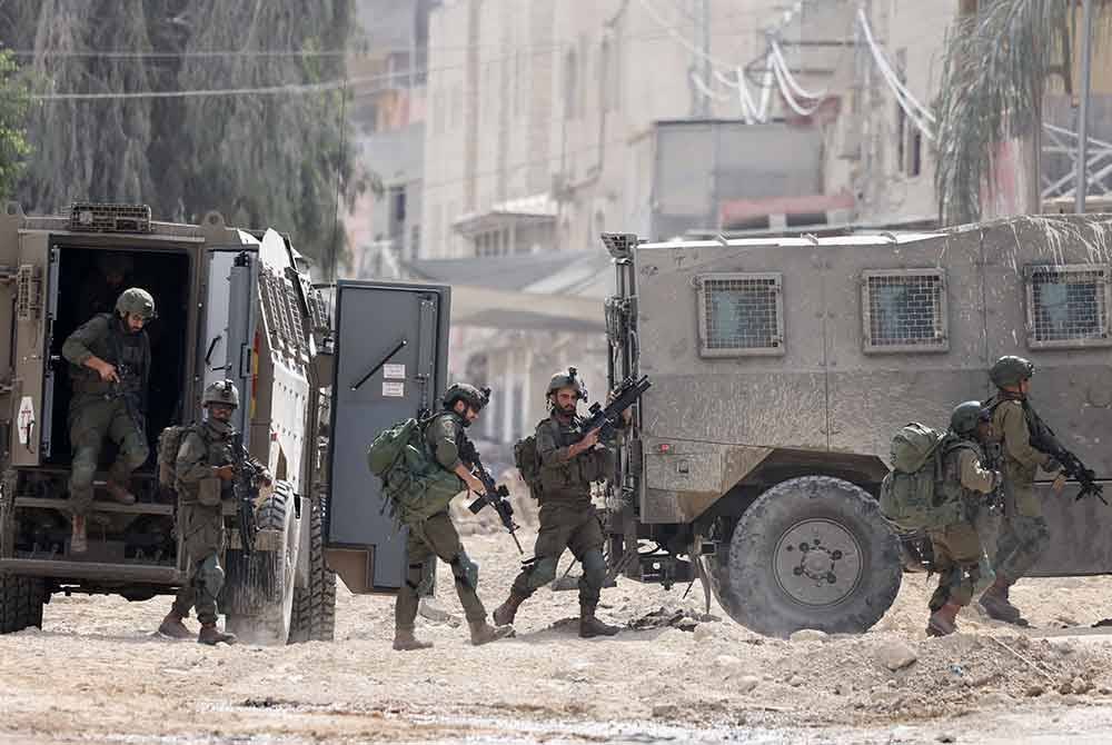 Kempen pencerobohan itu dilancarkan ke atas kem pelarian Nur Shams yang menempatkan penduduk Palestin berhampiran bandar Tulkarem. Foto AFP