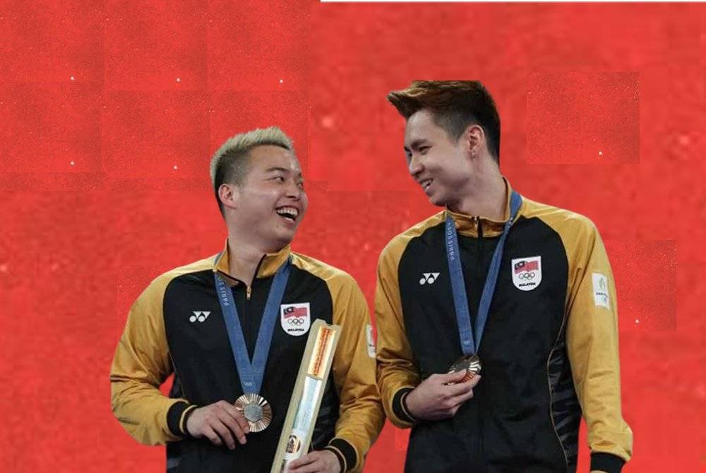 Aaron Chia dan Soh Wooi Yik ketika majlis penyampaian pingat bagi acara badminton pada Sukan Olimpik Paris 2024.