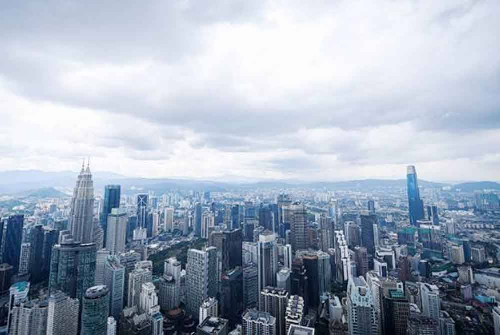 Gua-gua kecil sememangnya terbentuk di dasar Kuala Lumpur tetapi tidak seburuk yang digambarkan dalam media sosial. Foto Bernama