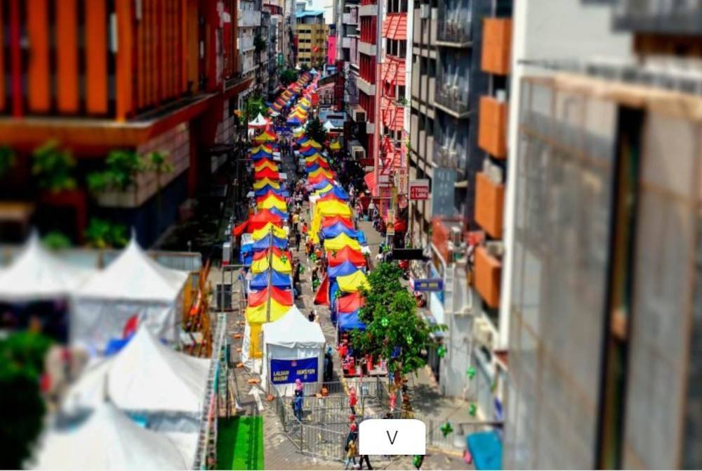 Pasar malam Lorong Tuanku Abdul Rahman (TAR) akan ditutup pada Sabtu, berikutan kejadian tanah jerlus di Jalan Masjid India, di sini. Foto fail Bernama