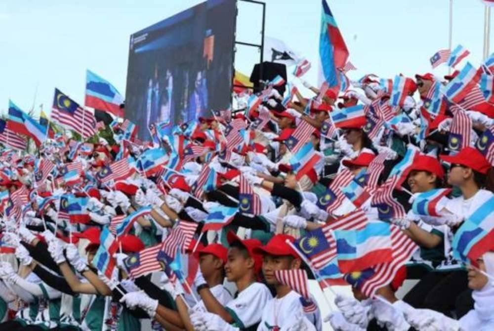 Hari Sabah adalah tanda penghormatan terhadap perjuangan generasi terdahulu mendapatkan kemerdekaan. Gambar hiasan