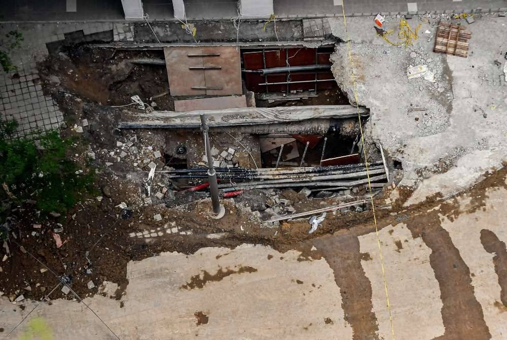 Keadaan lokasi tanah jerlus di Jalan Masjid India ketika tinjauan foto Bernama pada Ahad. Foto Bernama