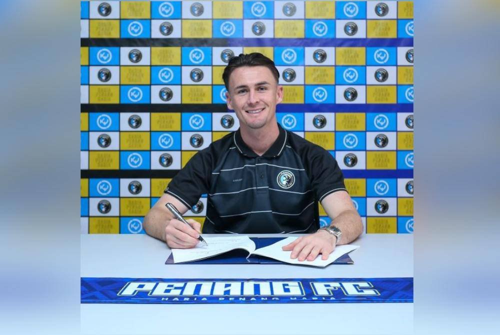 Dylan Wenzel-Halls sah menyarung jersi Penang FC.