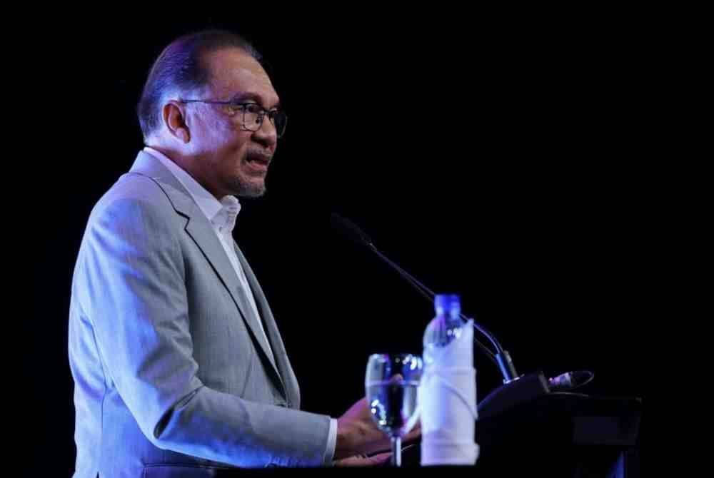 Anwar yang juga Menteri Kewangan berucap pada Majlis Sambutan Ulang Tahun Ke-30 Khazanah Nasional di MITEC, pada Selasa. Foto Bernama