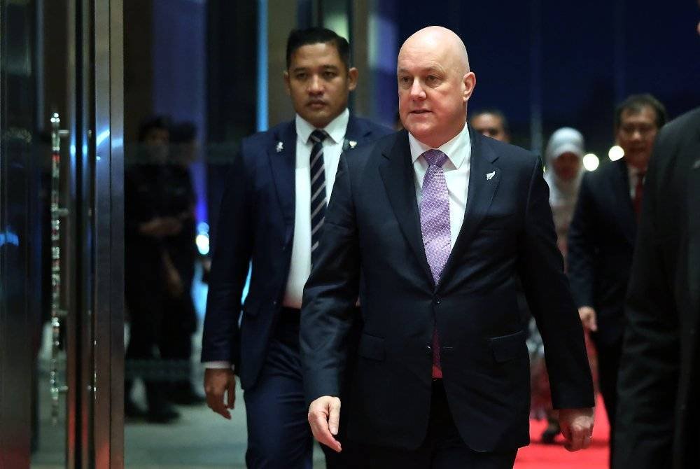 Perdana Menteri New Zealand Christopher Luxon tiba di Kompleks Bunga Raya malam ini untuk berlepas pulang selepas menamatkan lawatan rasmi tiga hari ke Malaysia. Foto Bernama